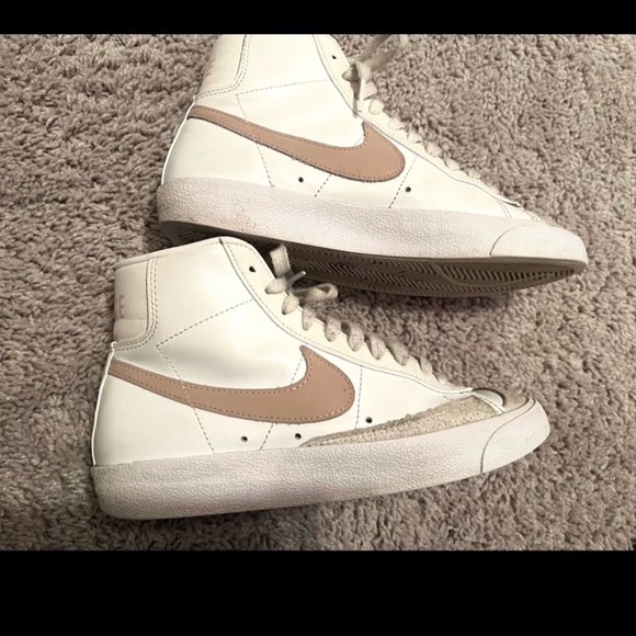 womens light pink nike blazers